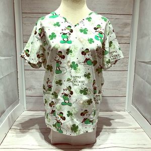 DISNEY St Patrick’s Day Women’s Scrub Top Size M